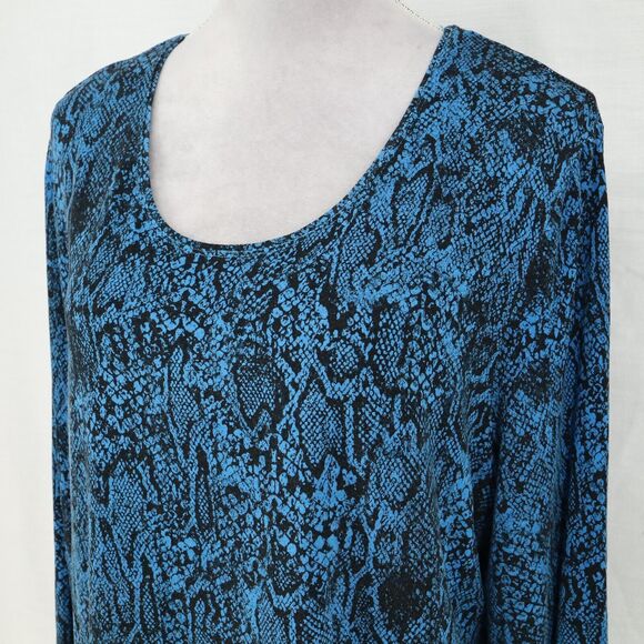 Chicos Top 3 Womens XL Blue Black Snakeskin Print Blouse Stretch Knit Pullover - Picture 8 of 12
